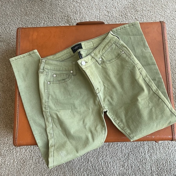 Celebrity Pink Jeans, Size 5/27. - Picture 1 of 3